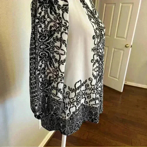 New Directions black and white dressy loose fit blouse in size PS (Petite Small) - Picture 7 of 11